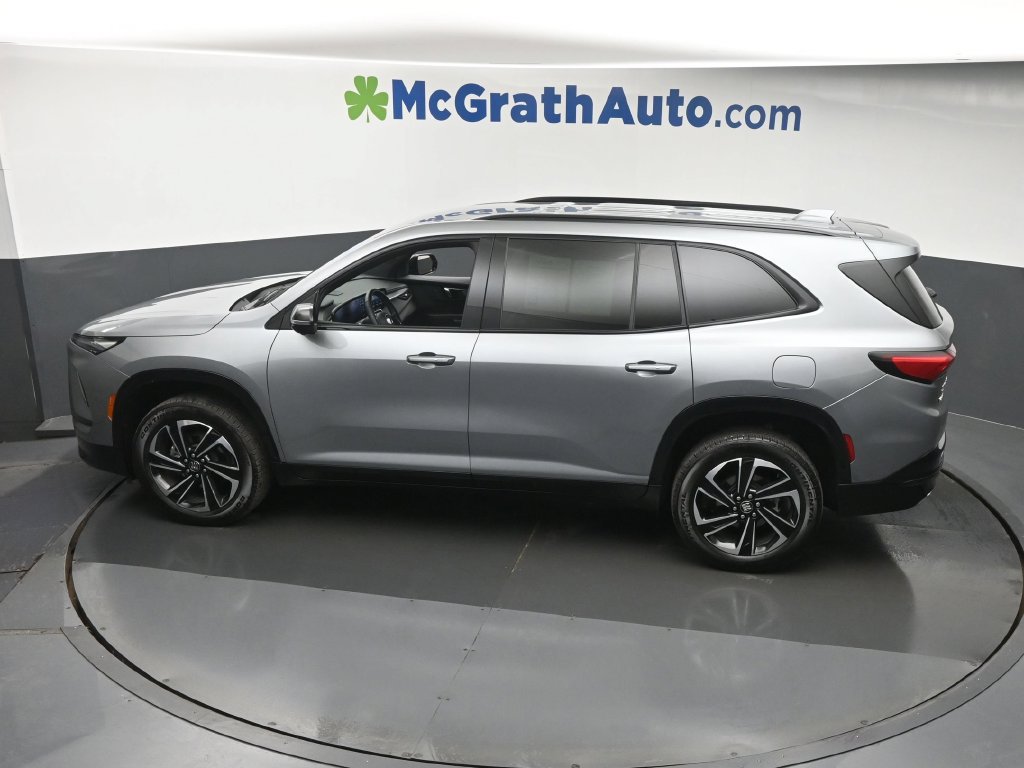 Used 2025 Buick Enclave Sport Touring AWD/4WD image 24