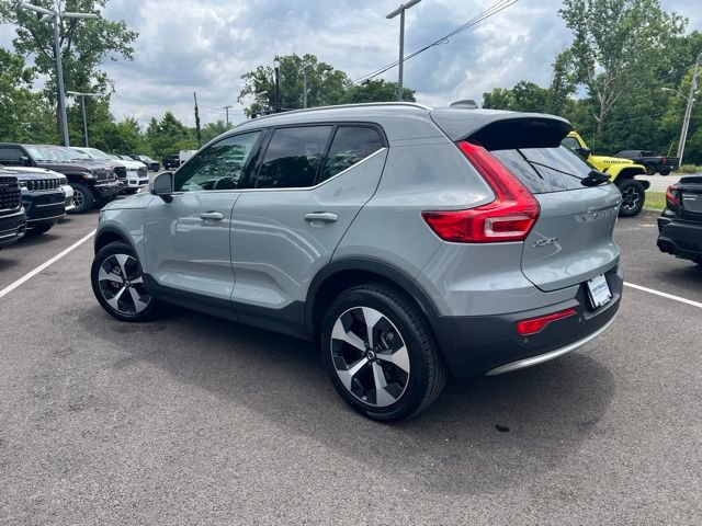 Used 2024 Volvo XC40 B5 Plus AWD/4WD image 31