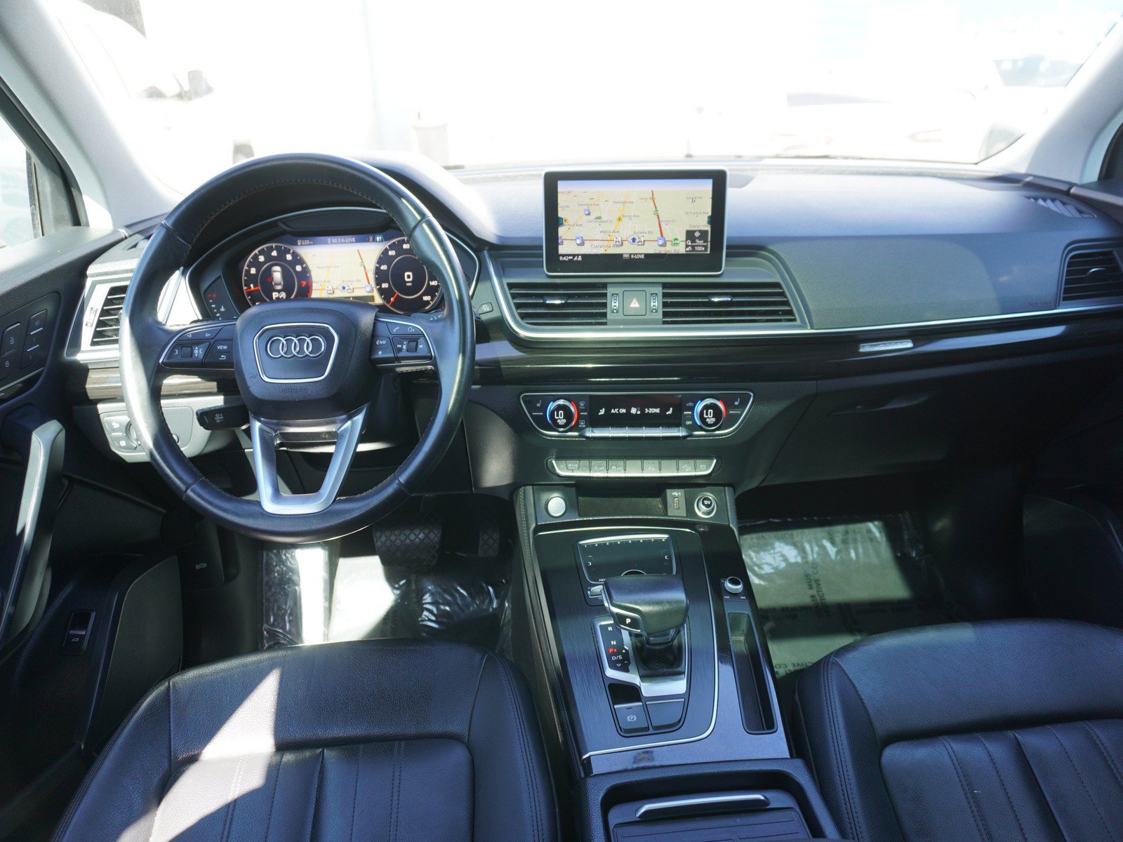 Used 2019 Audi Q5 2.0T Premium Plus w/ Premium Plus Package AWD/4WD image 2
