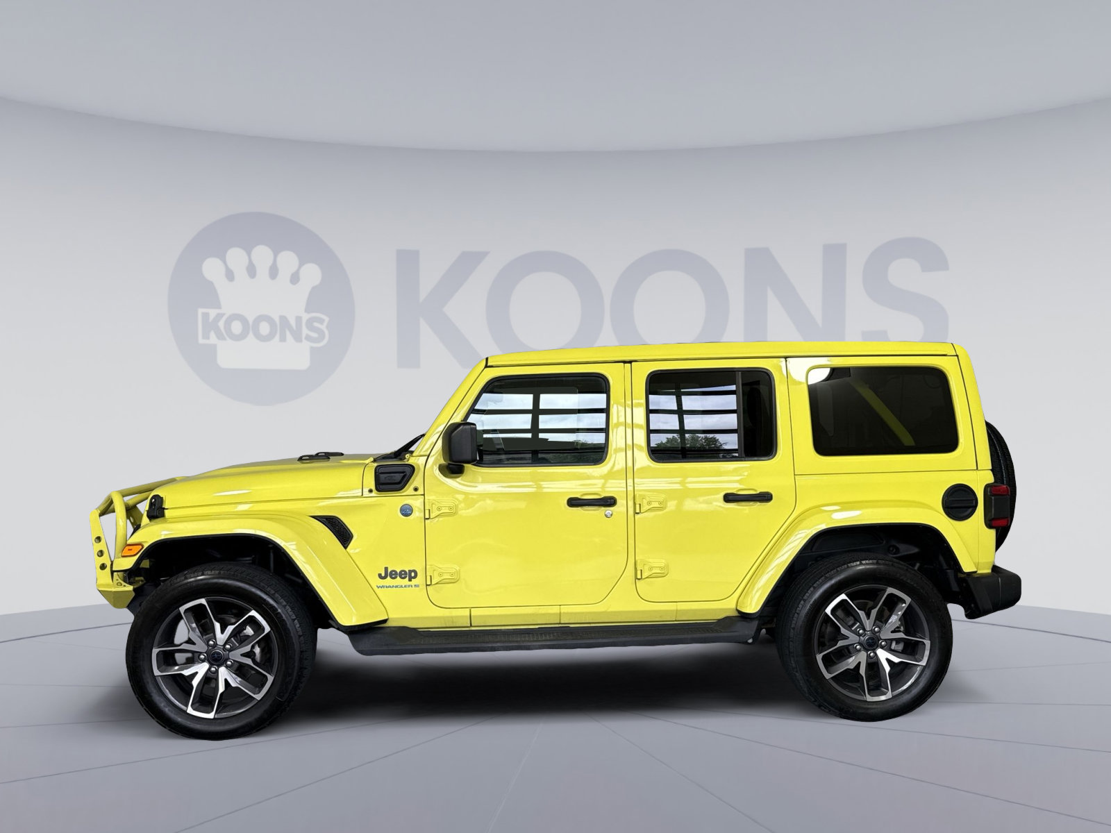 Used 2024 Jeep Wrangler Unlimited w/ Convenience Group AWD/4WD image 2
