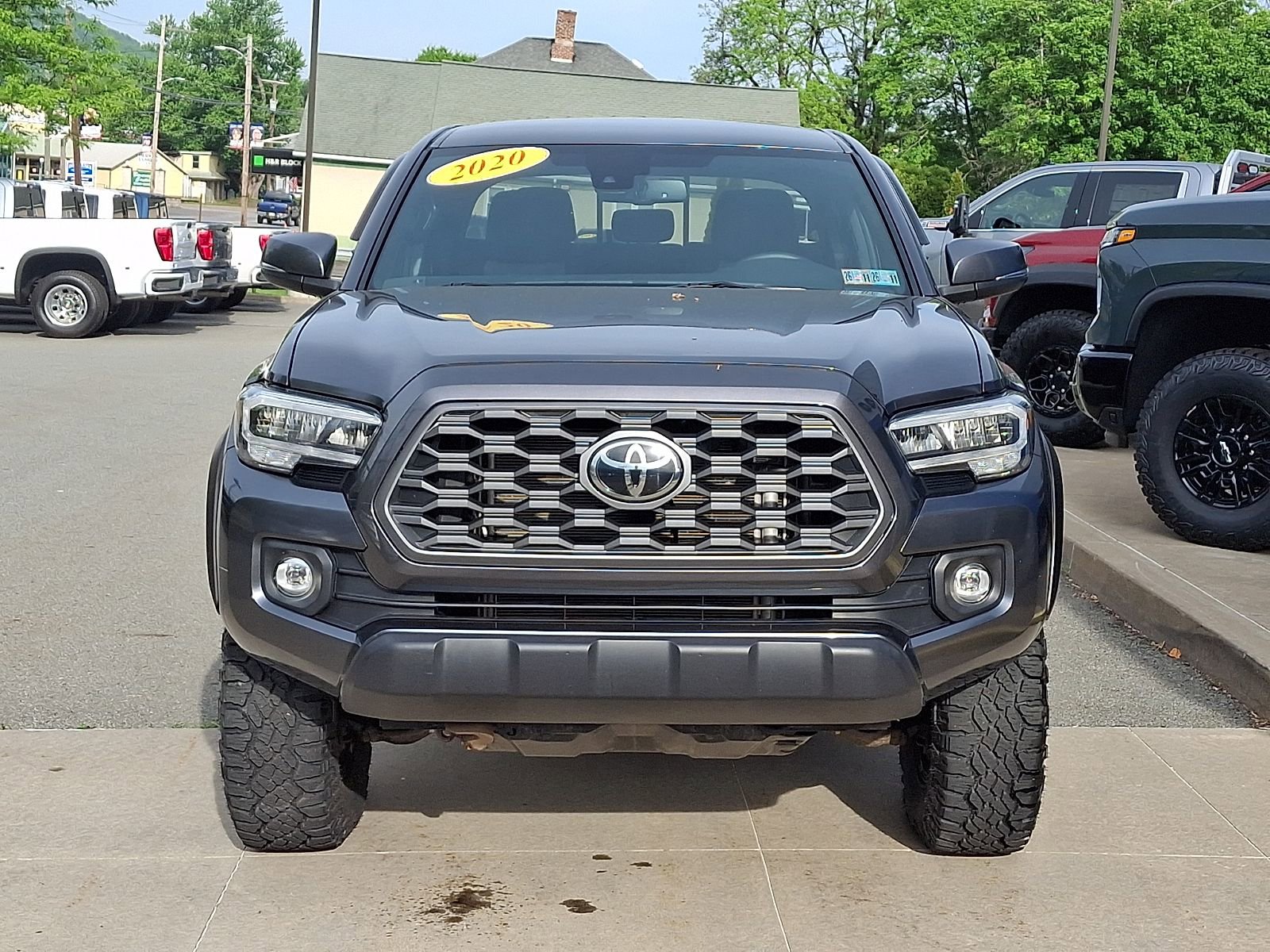 Used 2020 Toyota Tacoma TRD Off-Road AWD/4WD image 2