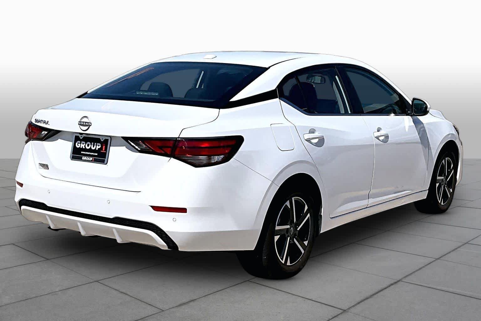 Used 2025 Nissan Sentra SV FWD image 9