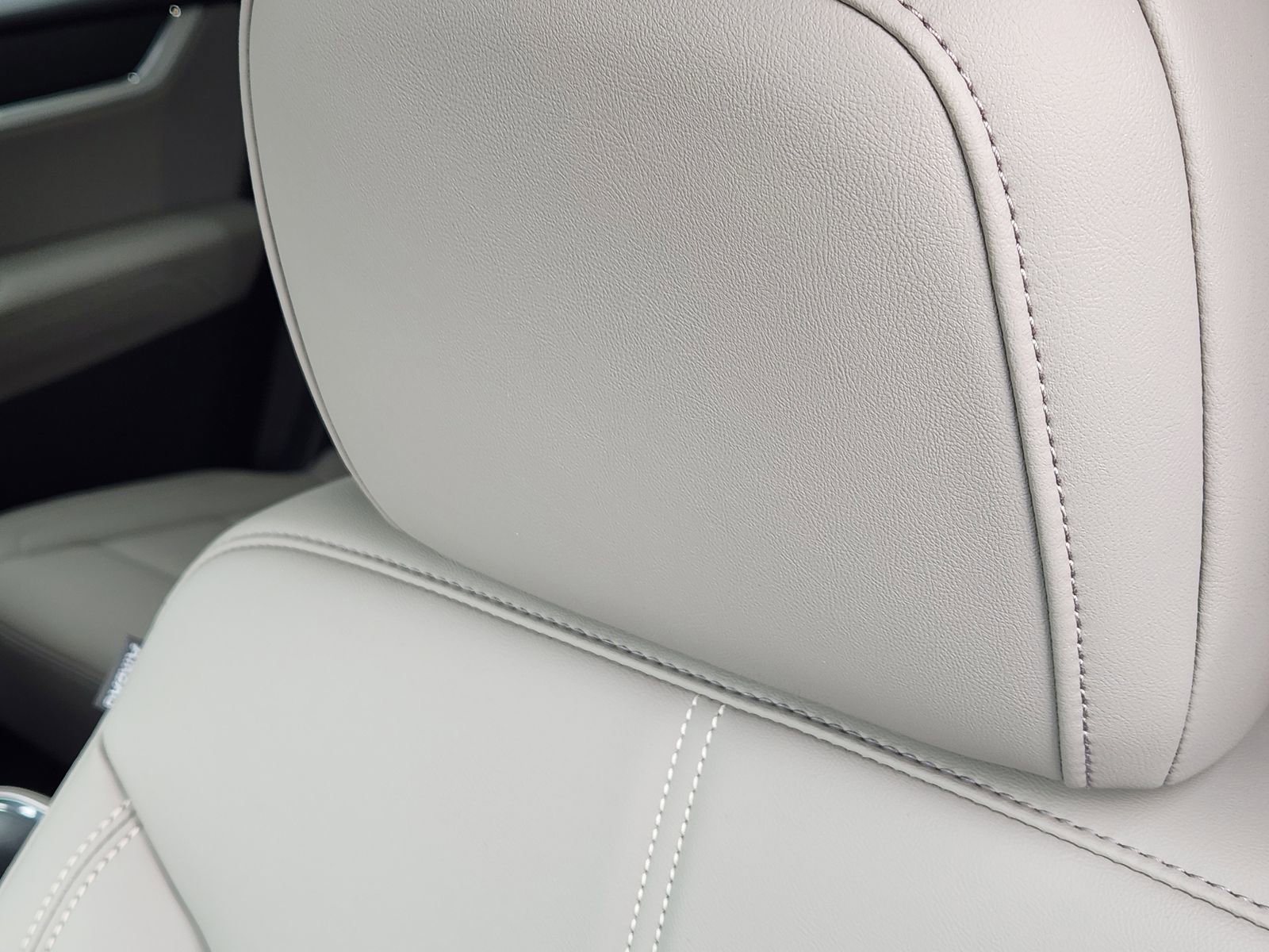 New 2026 GMC Acadia Elevation w/ Elevation Premium Package image 18