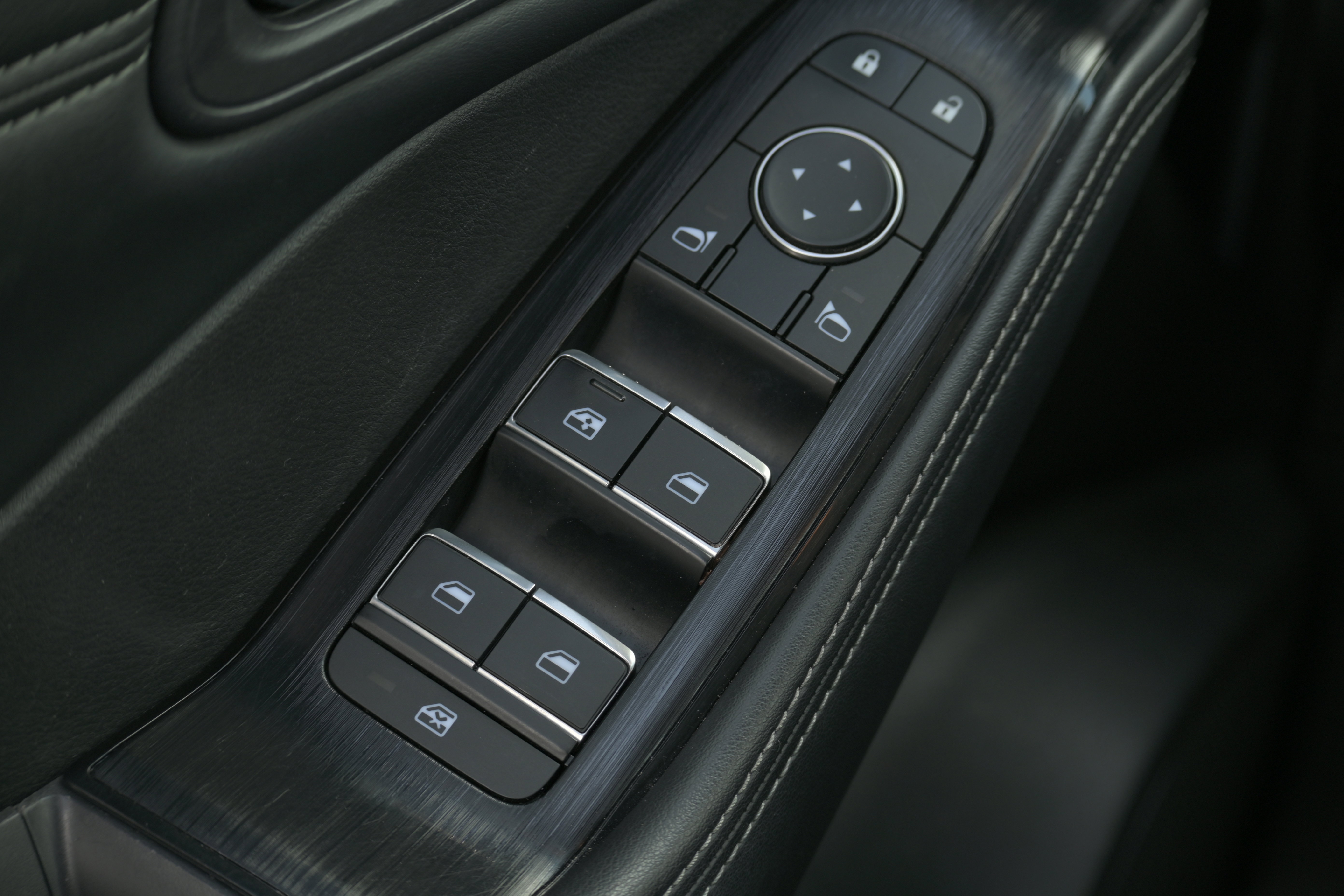 Used 2023 Nissan Rogue SL w/ SL Premium Package FWD image 28