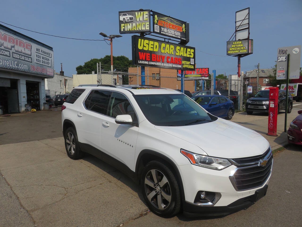 Used 2018 Chevrolet Traverse LT AWD/4WD image 3