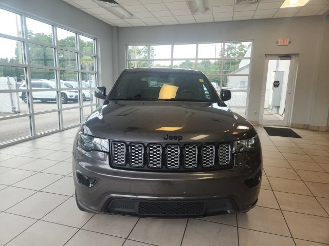 Used 2021 Jeep Grand Cherokee Laredo X AWD/4WD image 3