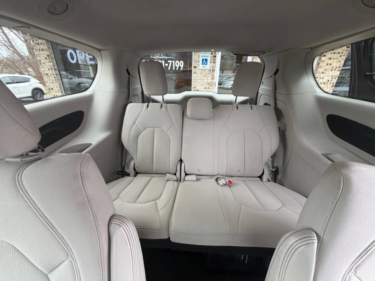 Used 2017 Chrysler Pacifica Touring image 12