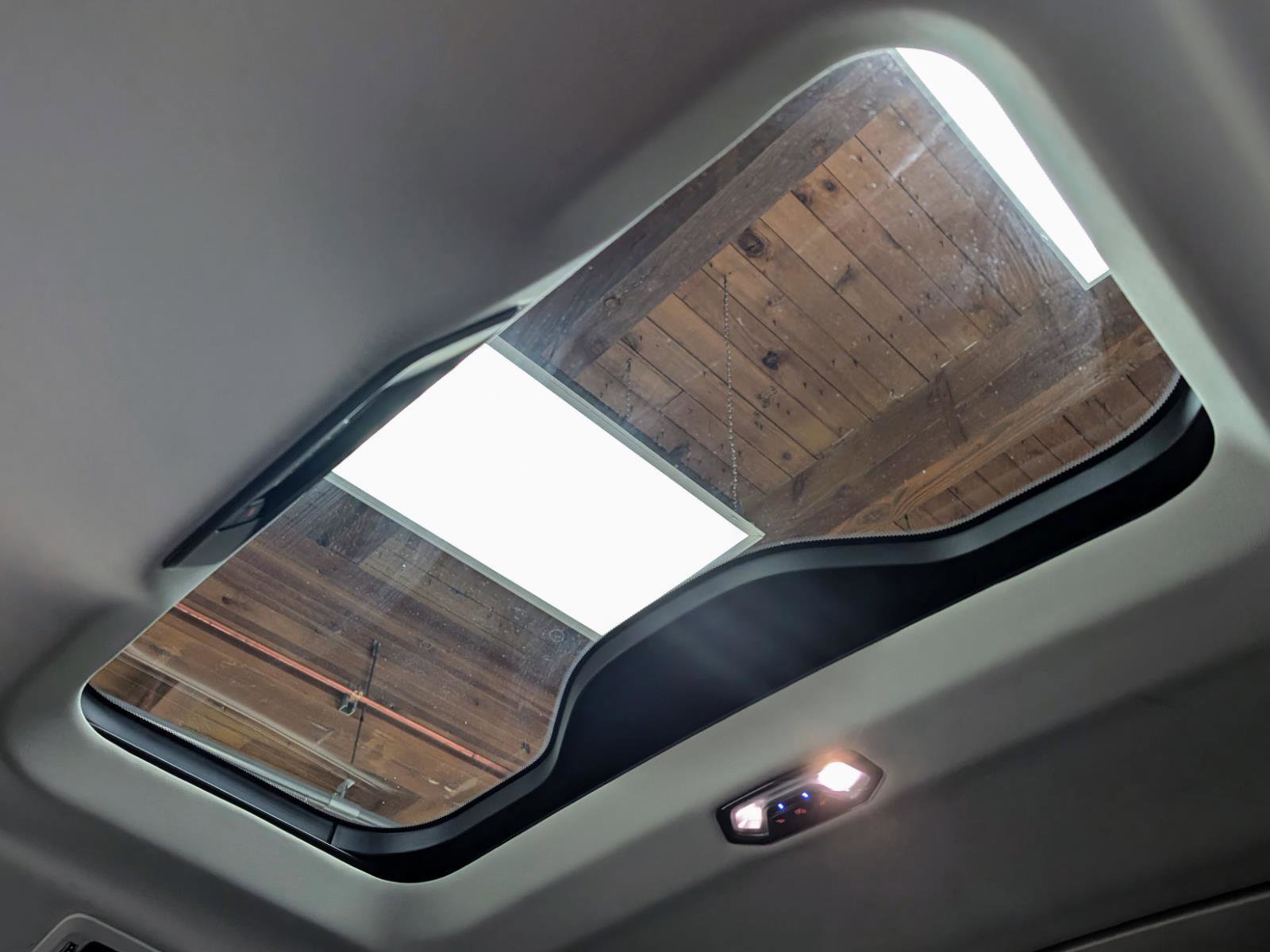 Used 2023 BMW X7 xDrive40i w/ Premium Package image 27