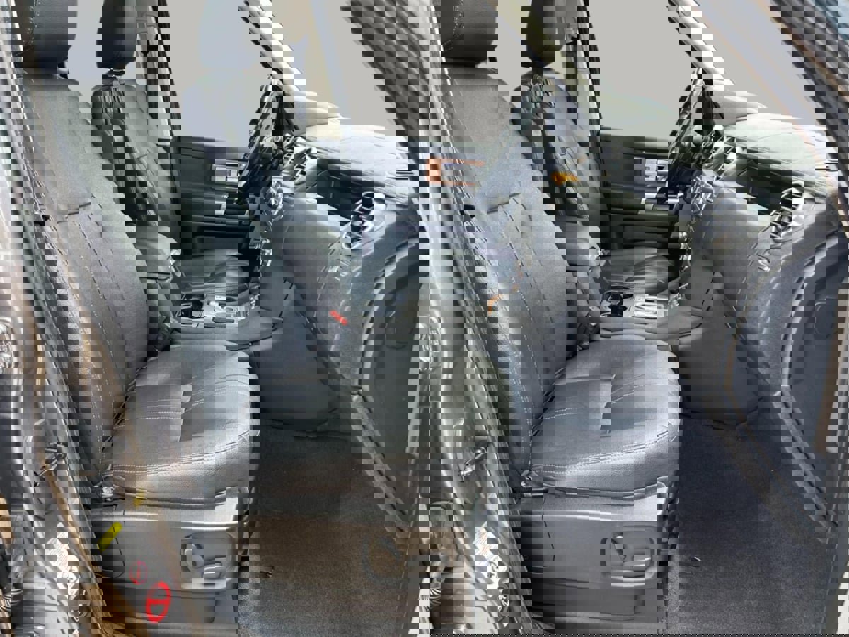 Used 2016 Land Rover LR4 image 33