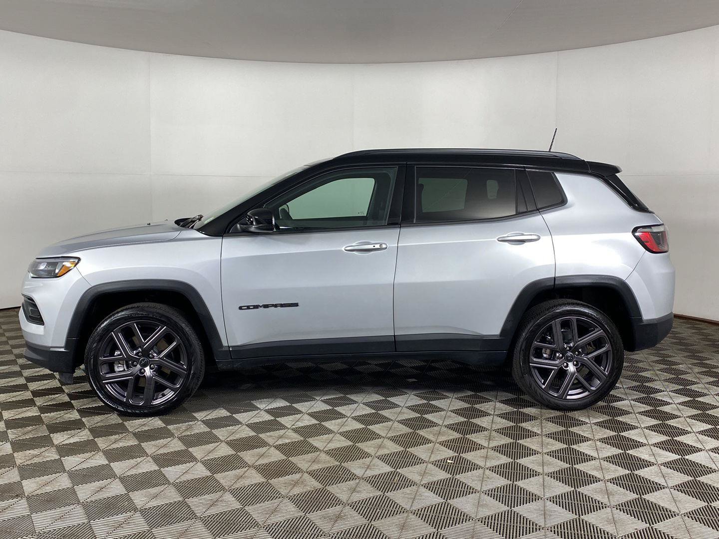 Used 2026 Jeep Compass Limited AWD/4WD image 7