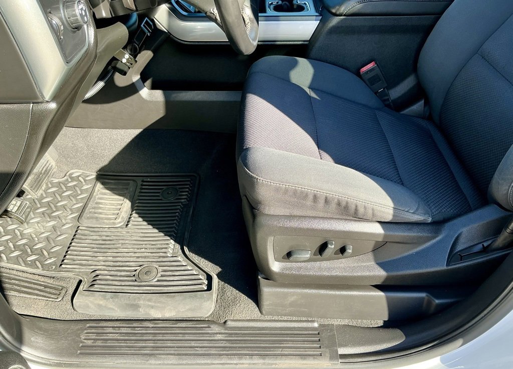 Used 2018 Chevrolet Silverado 1500 LT w/ Texas Edition image 40