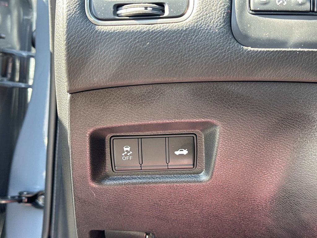 Used 2023 INFINITI Q50 Red Sport 400 w/ Carbon Fiber Package image 17