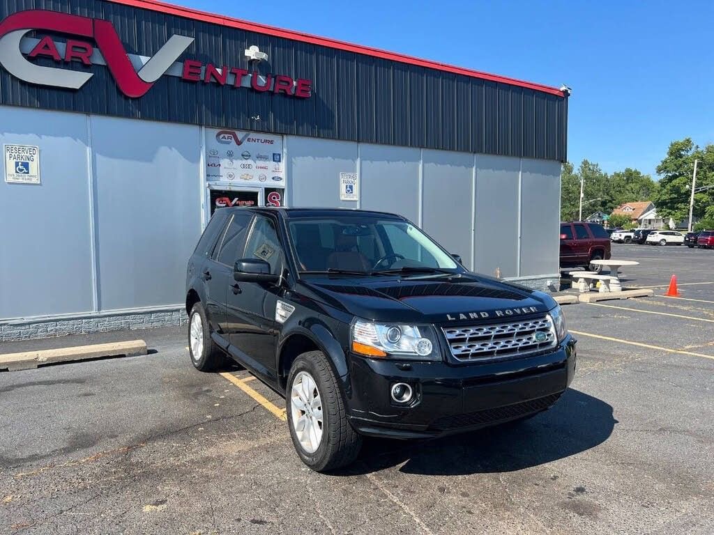 Used 2013 Land Rover LR2 HSE LUX image 8