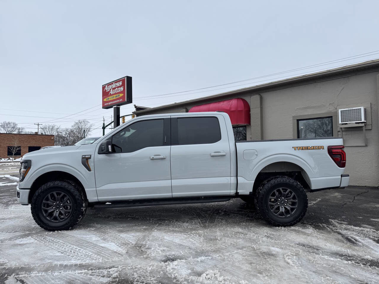 Used 2024 Ford F150 Tremor w/ Tow/Haul Package image 5