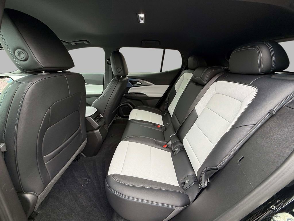 Used 2025 Chevrolet Equinox EV LT image 19