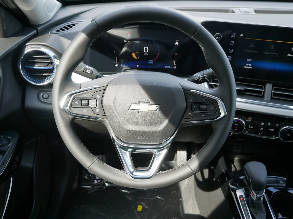 New 2026 Chevrolet Trax LT w/ Sunroof Package FWD image 19