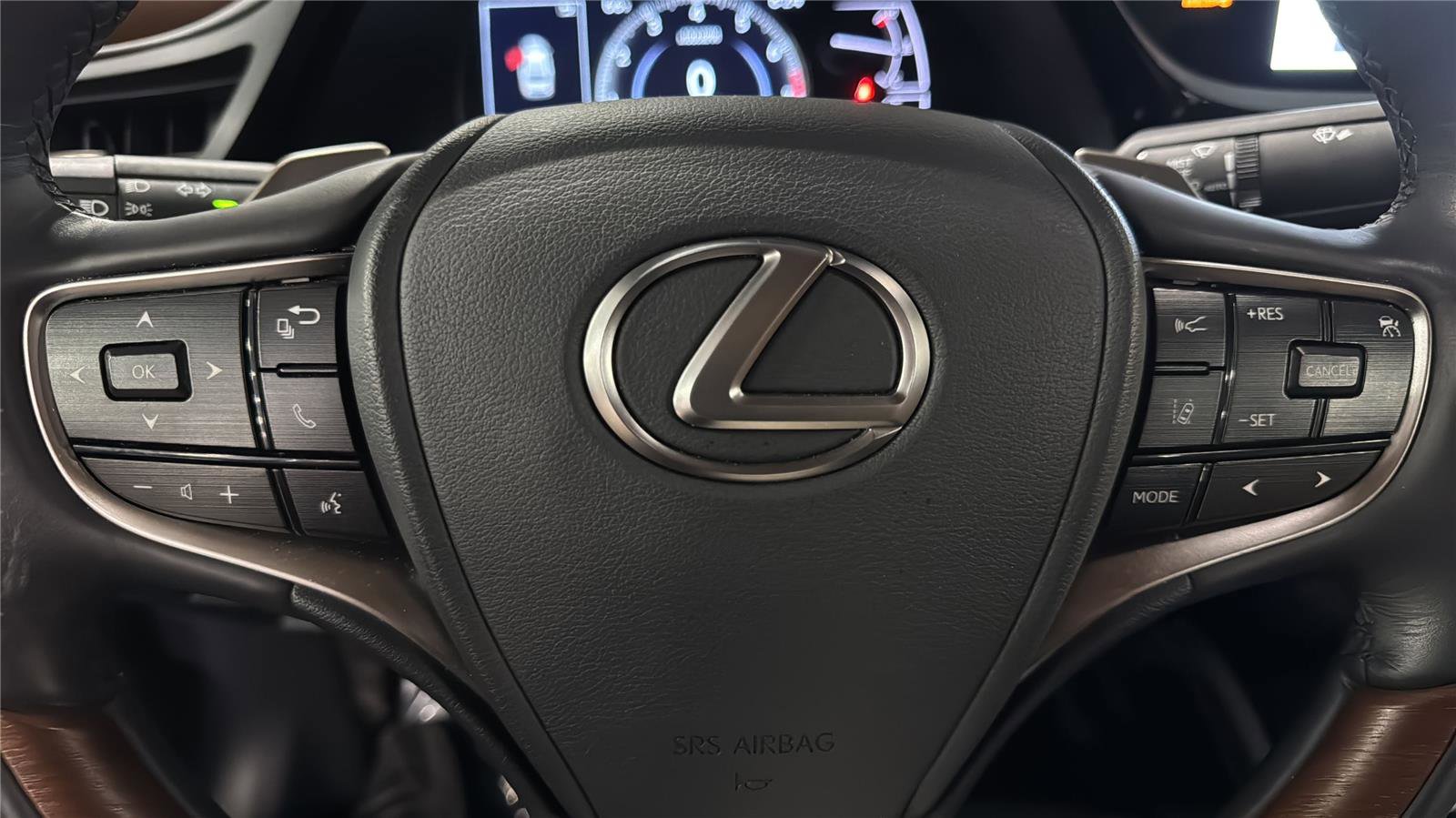 Used 2024 Lexus ES 350 Ultra Luxury w/ Accessory Package (Z2) FWD image 23