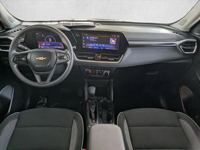 Used 2025 Chevrolet TrailBlazer LT FWD image 16