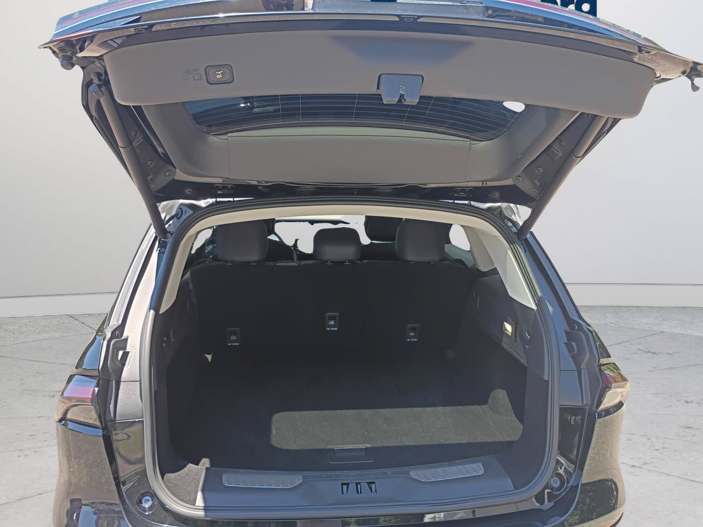 Used 2025 Lincoln Nautilus Premier AWD/4WD image 20