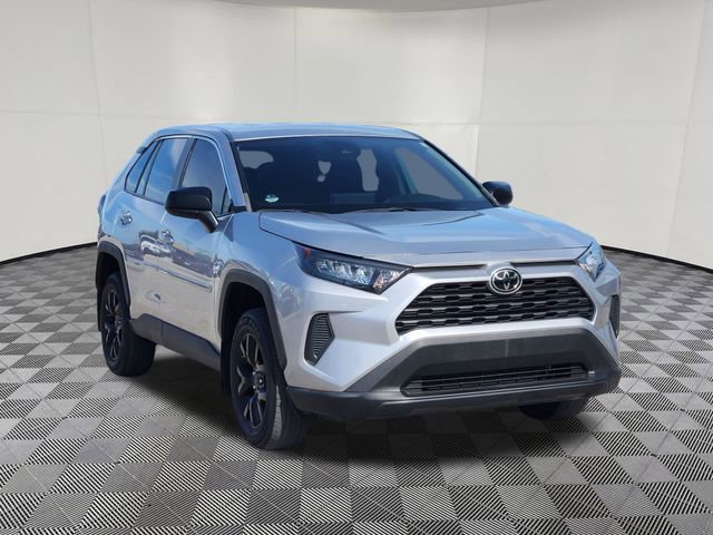 Used 2022 Toyota RAV4 LE video 2