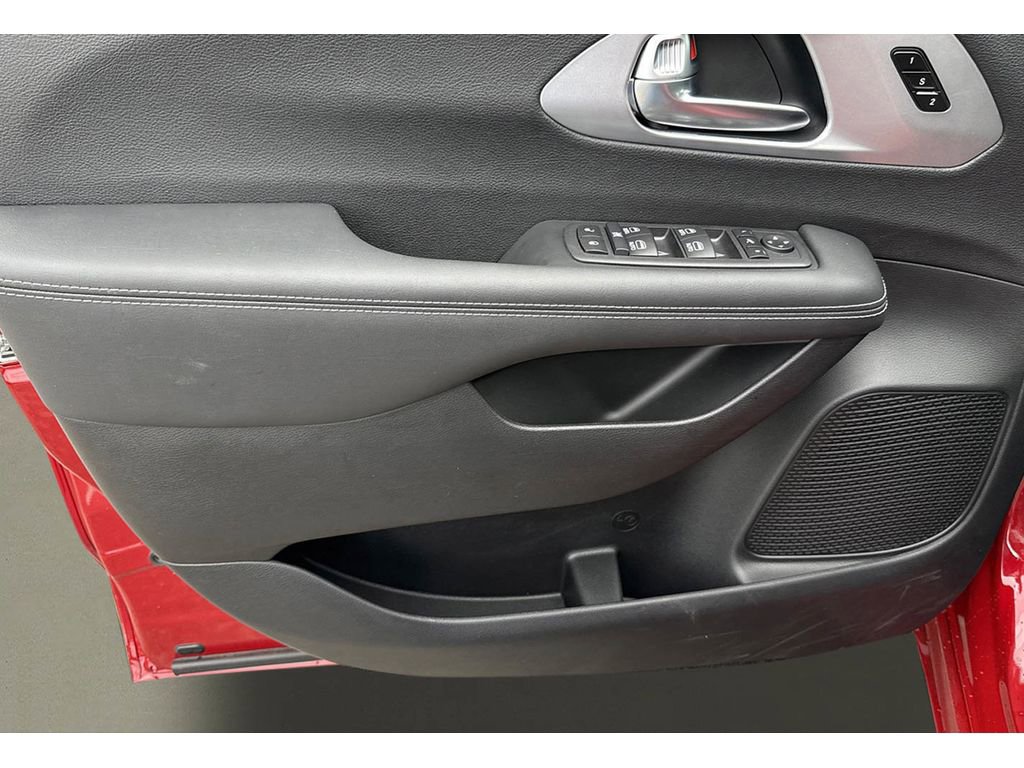 New 2026 Chrysler Pacifica Limited w/ S Appearance Package image 13