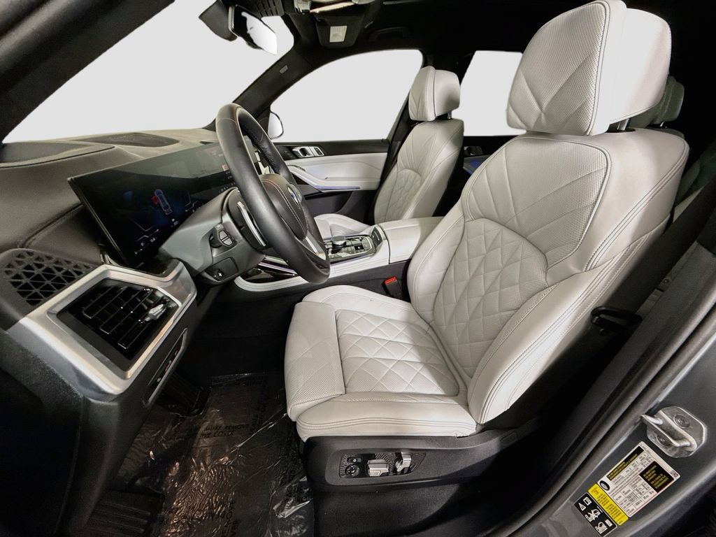 Used 2024 BMW X7 xDrive40i w/ Premium Package AWD/4WD image 21