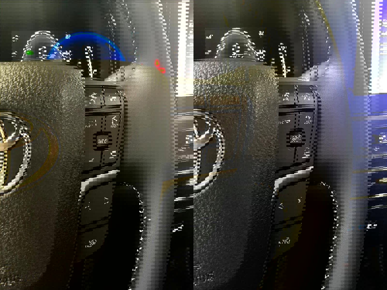 Used 2025 Toyota Camry SE FWD image 23