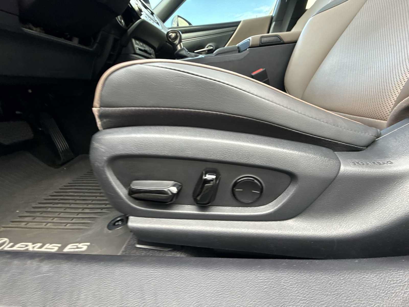 Used 2022 Lexus ES 350 w/ Premium Package FWD image 13