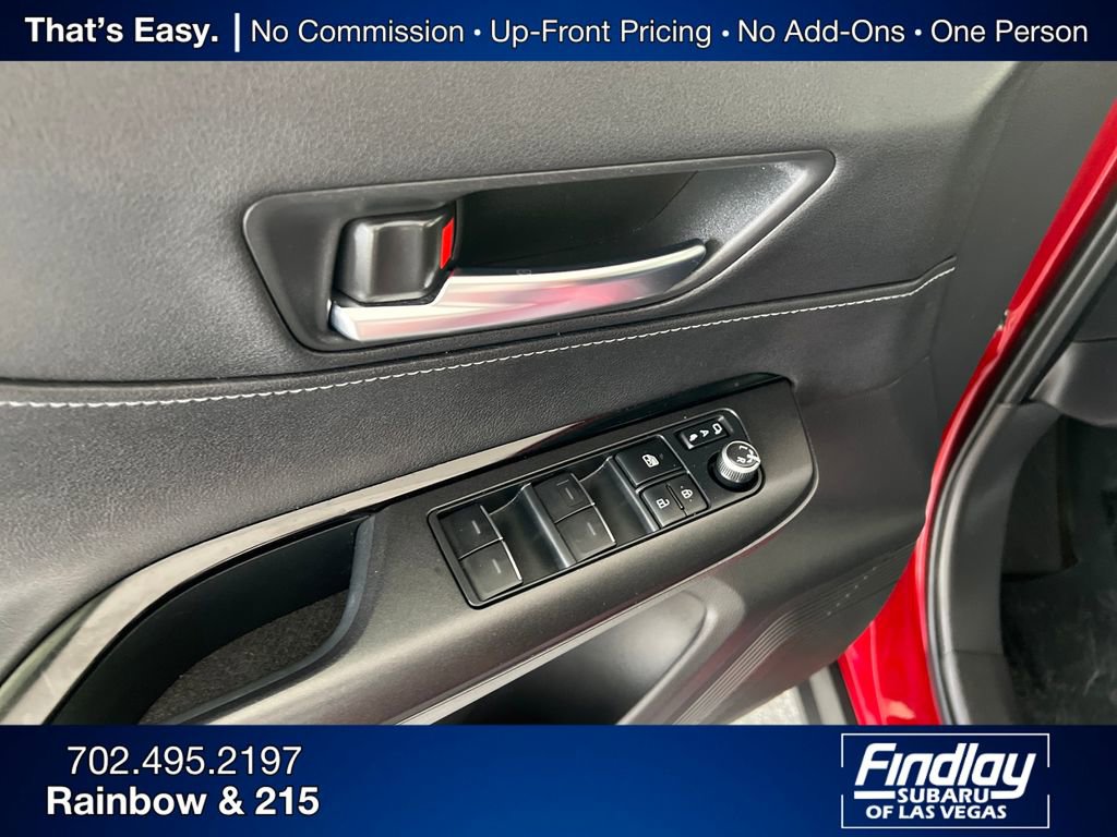 Used 2022 Toyota Venza XLE image 14