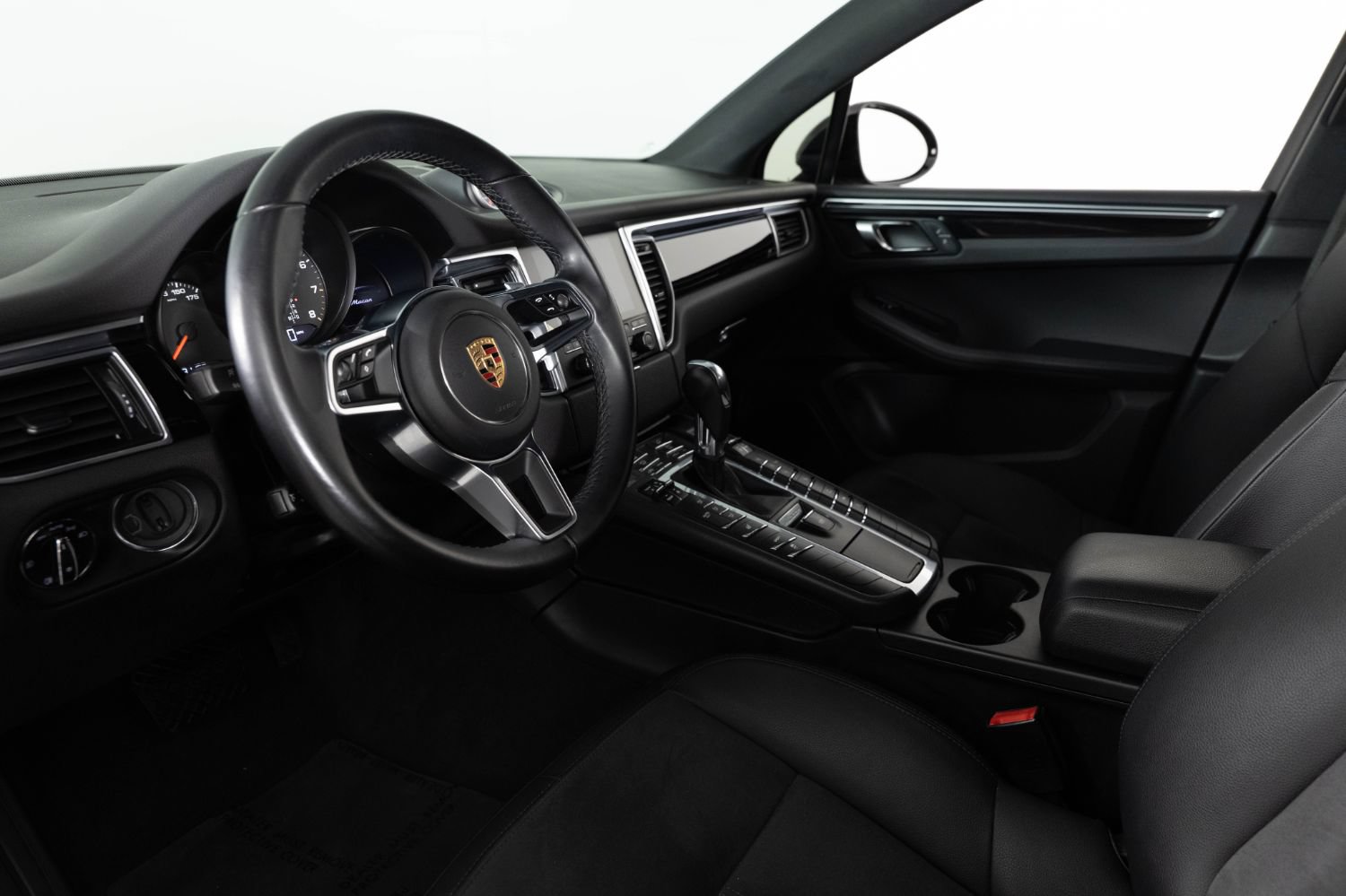 Used 2017 Porsche Macan AWD/4WD image 12