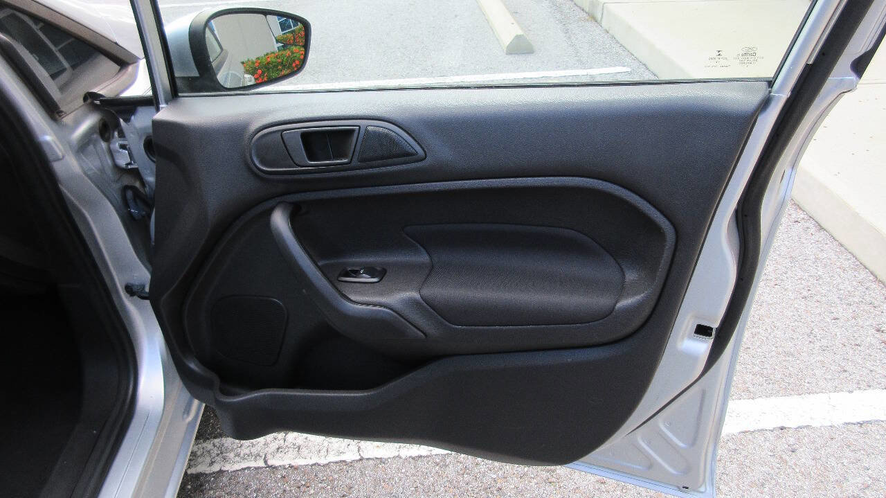 Used 2019 Ford Fiesta SE image 23