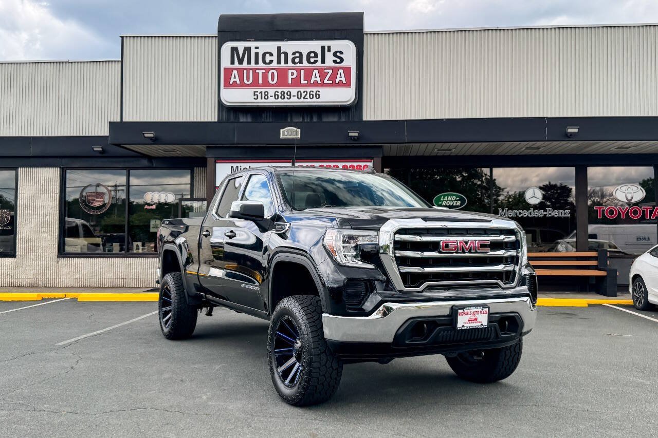 Used 2021 GMC Sierra 1500 SLE w/ Preferred Package AWD/4WD image 2
