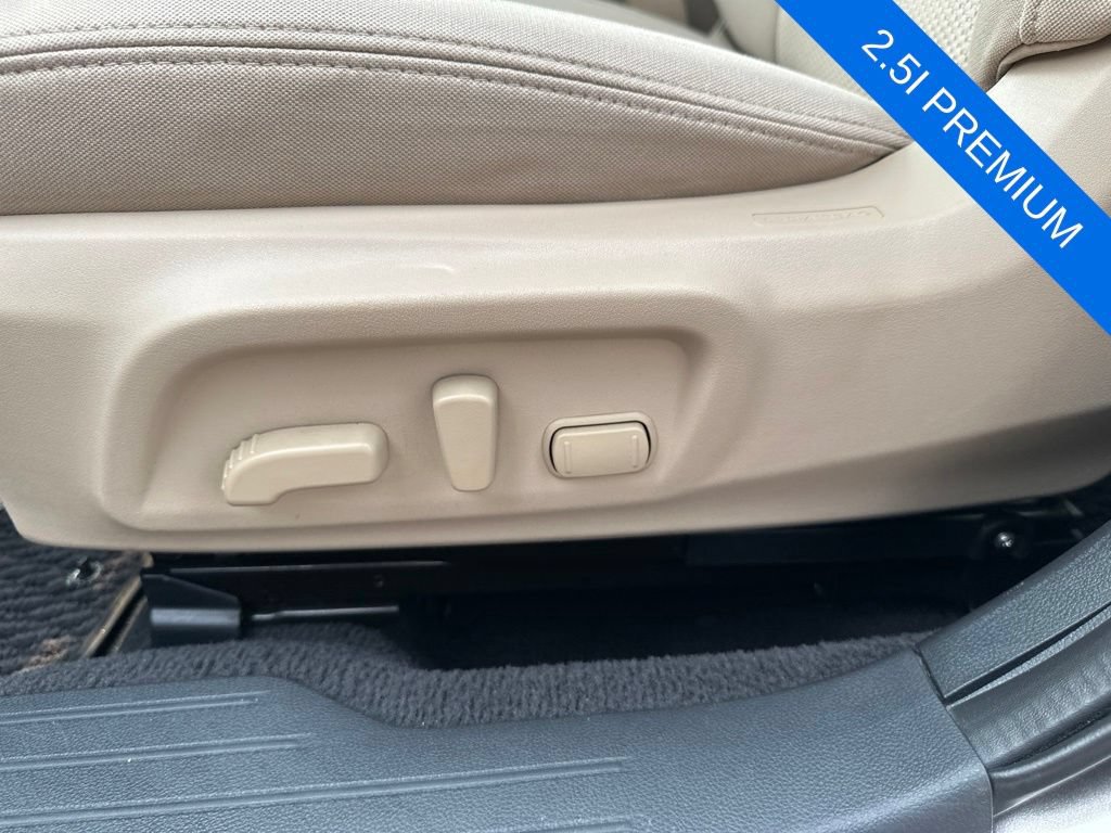 Used 2017 Subaru Outback 2.5i Premium AWD/4WD image 12