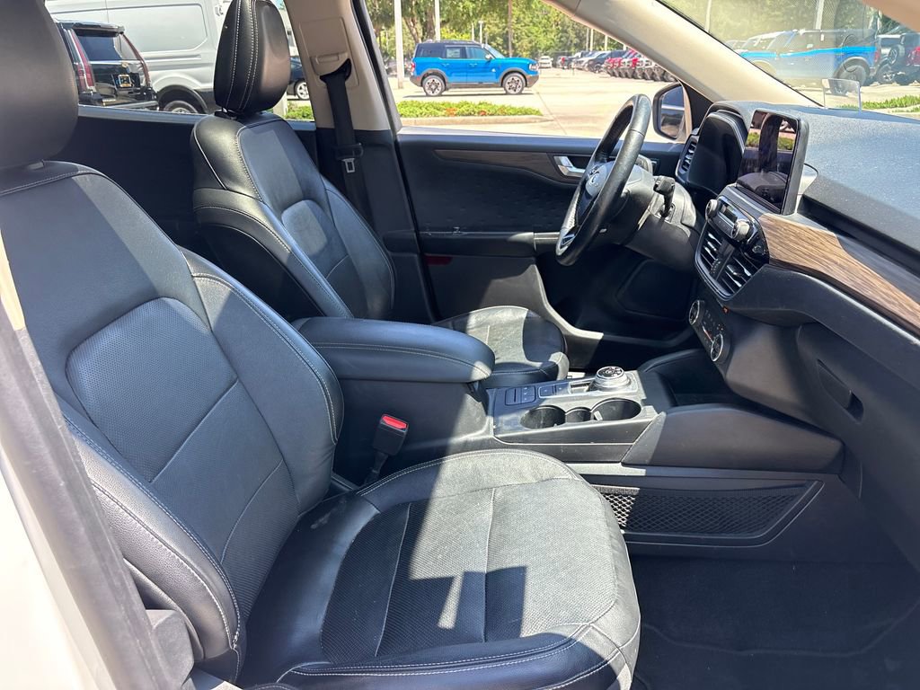 Used 2020 Ford Escape Titanium FWD image 29