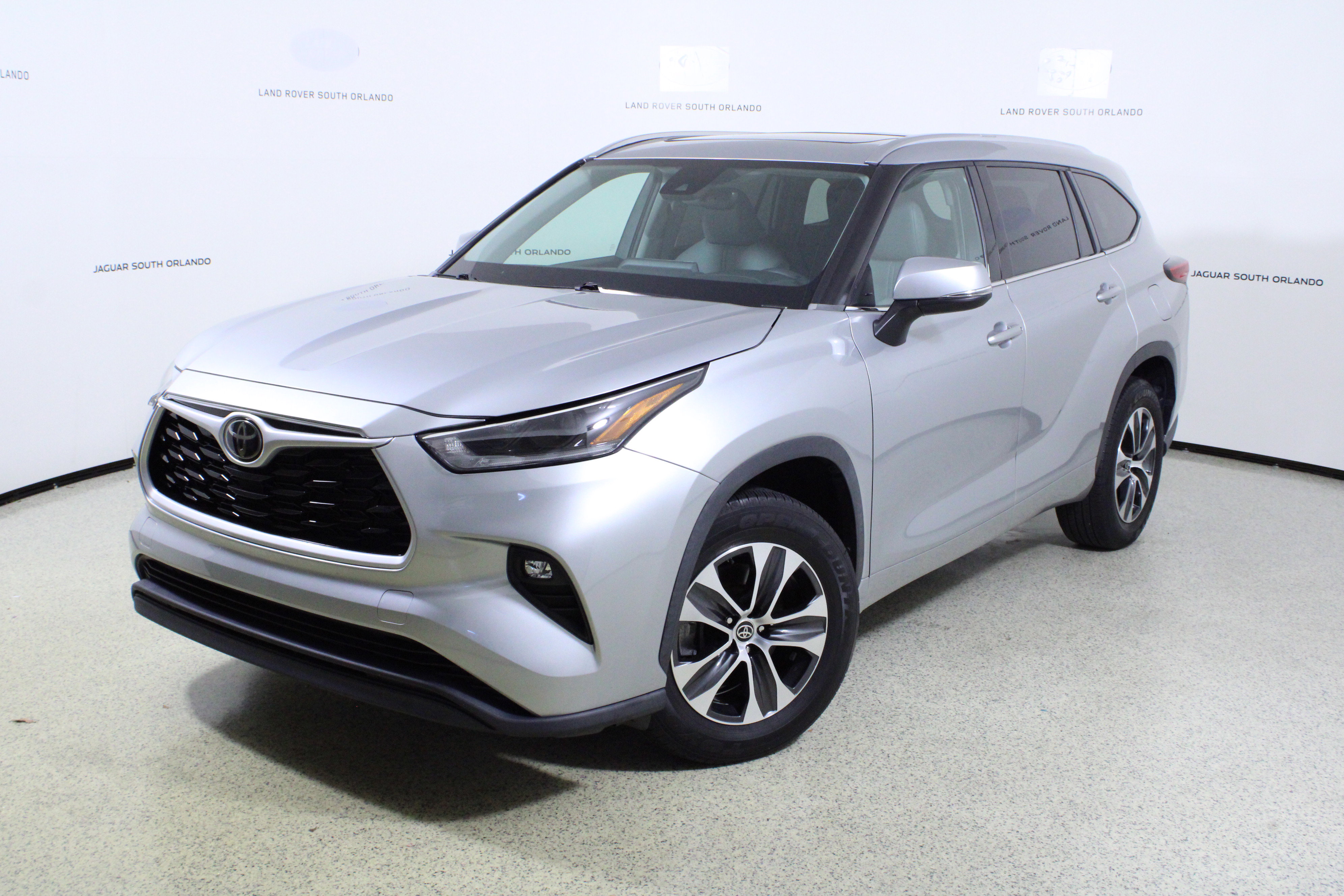 Used 2021 Toyota Highlander XLE