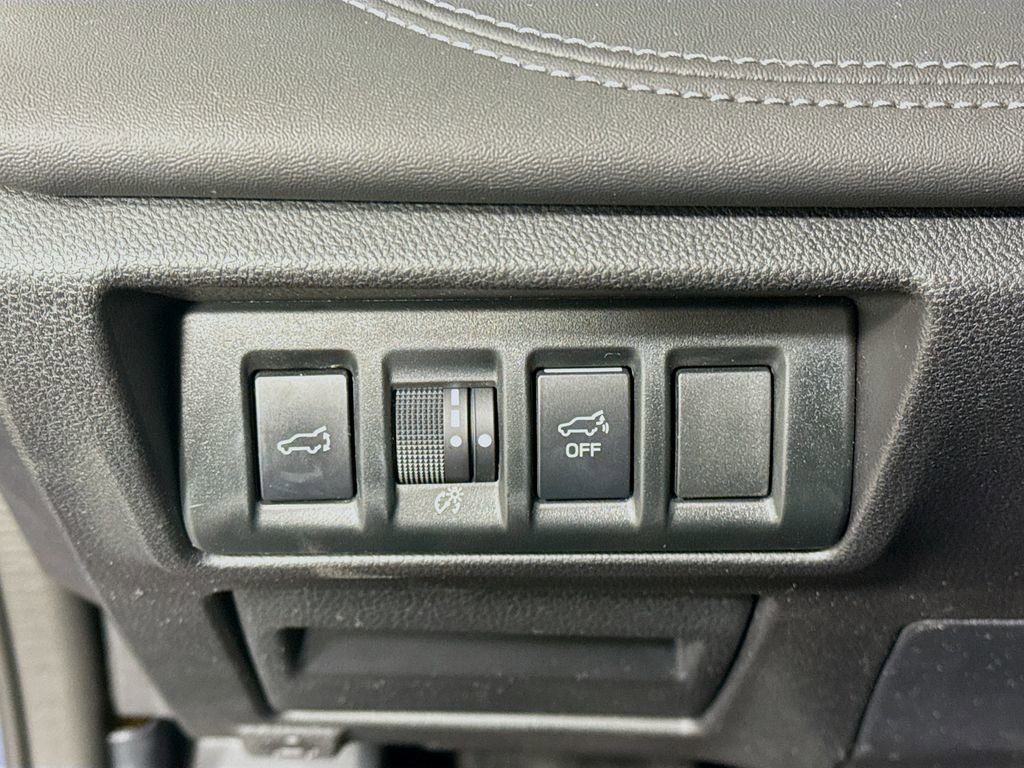 Used 2023 Subaru Outback Limited image 10