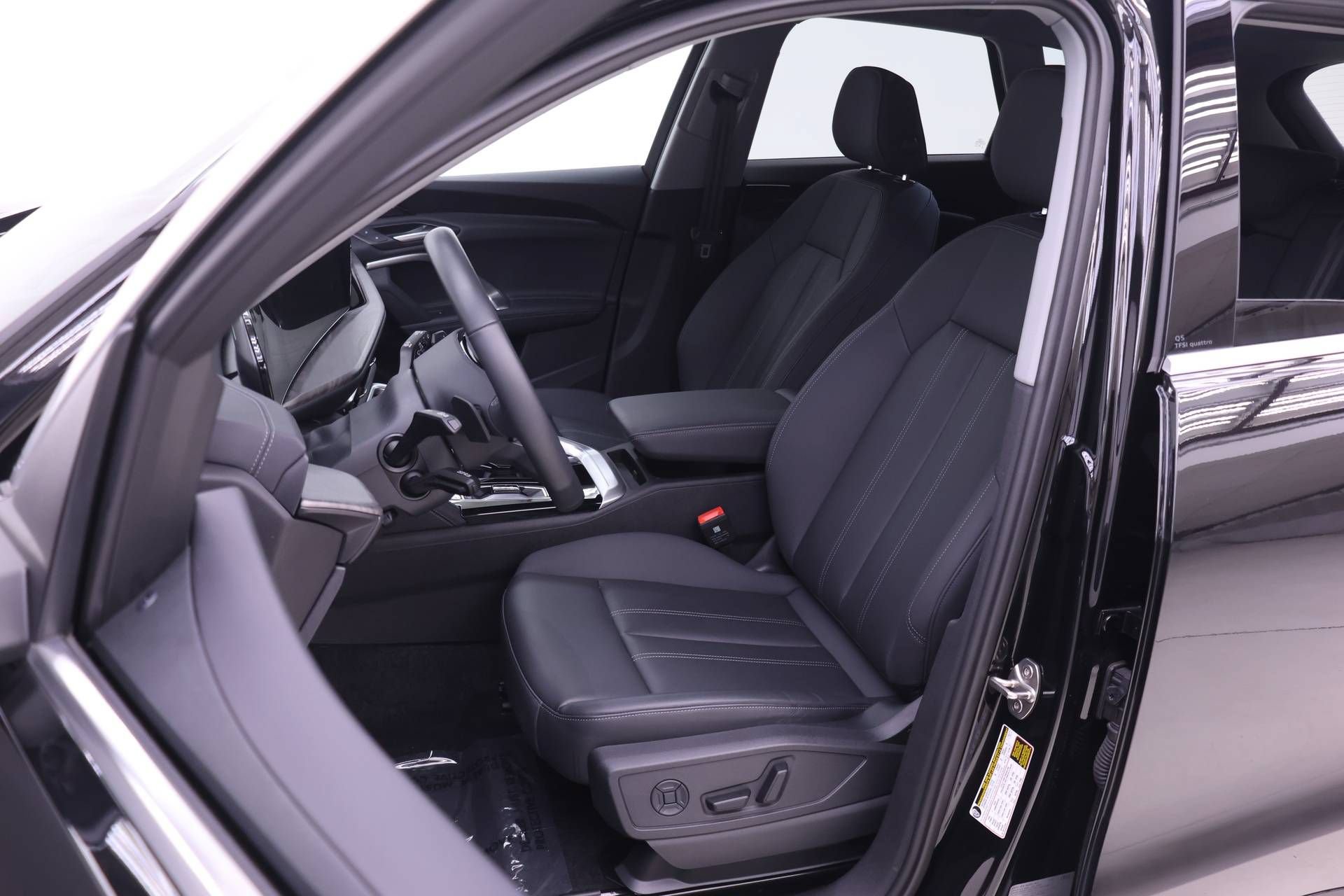 Certified 2025 Audi Q5 Premium Plus AWD/4WD image 7