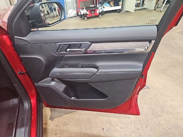 New 2026 GMC Terrain Denali w/ LPO, Black Badging Package image 27