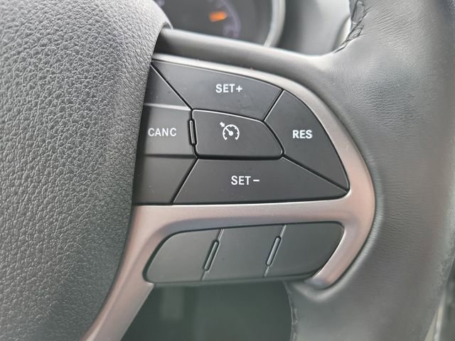 Used 2018 Jeep Grand Cherokee Laredo AWD/4WD image 28
