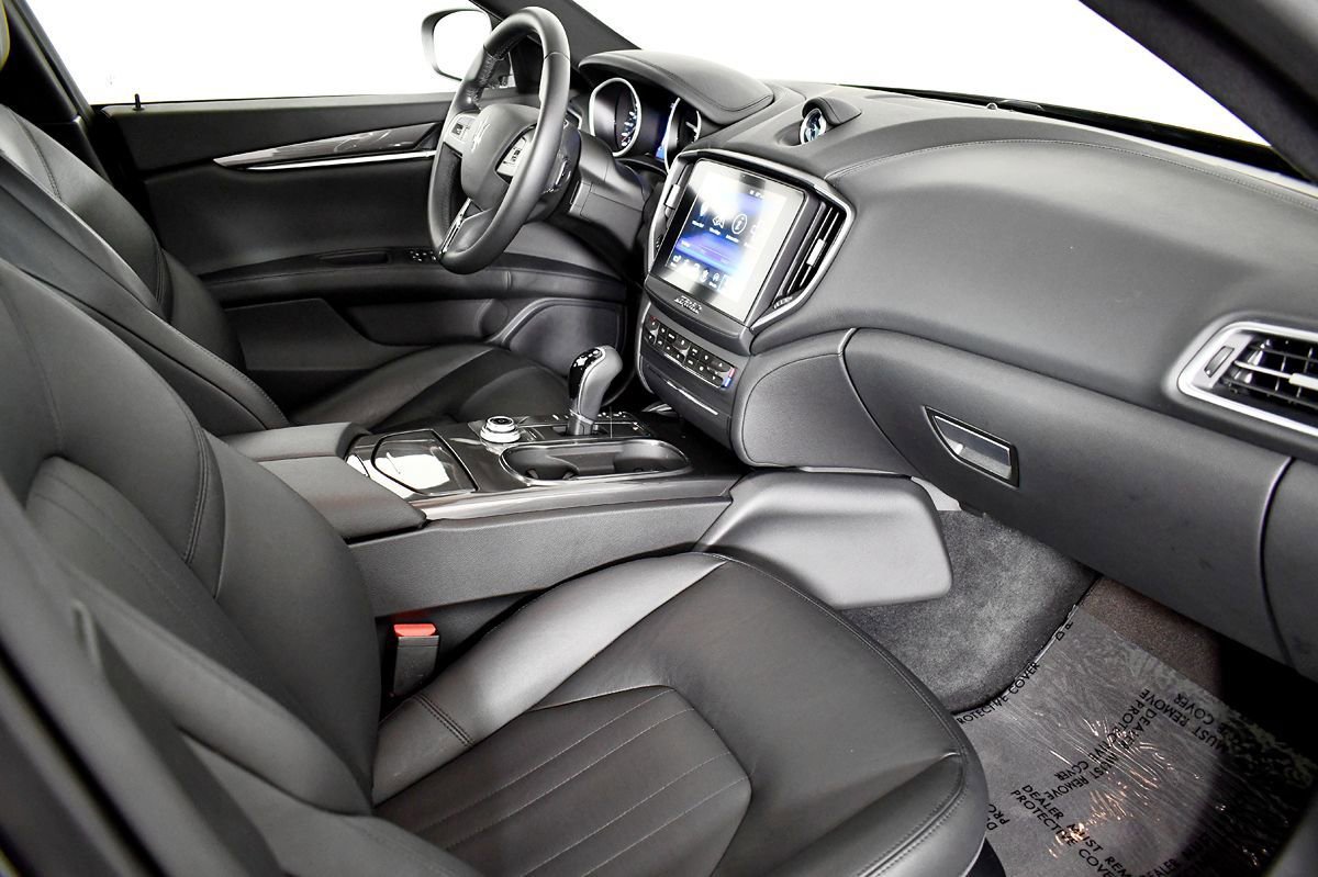 Used 2017 Maserati Ghibli image 48