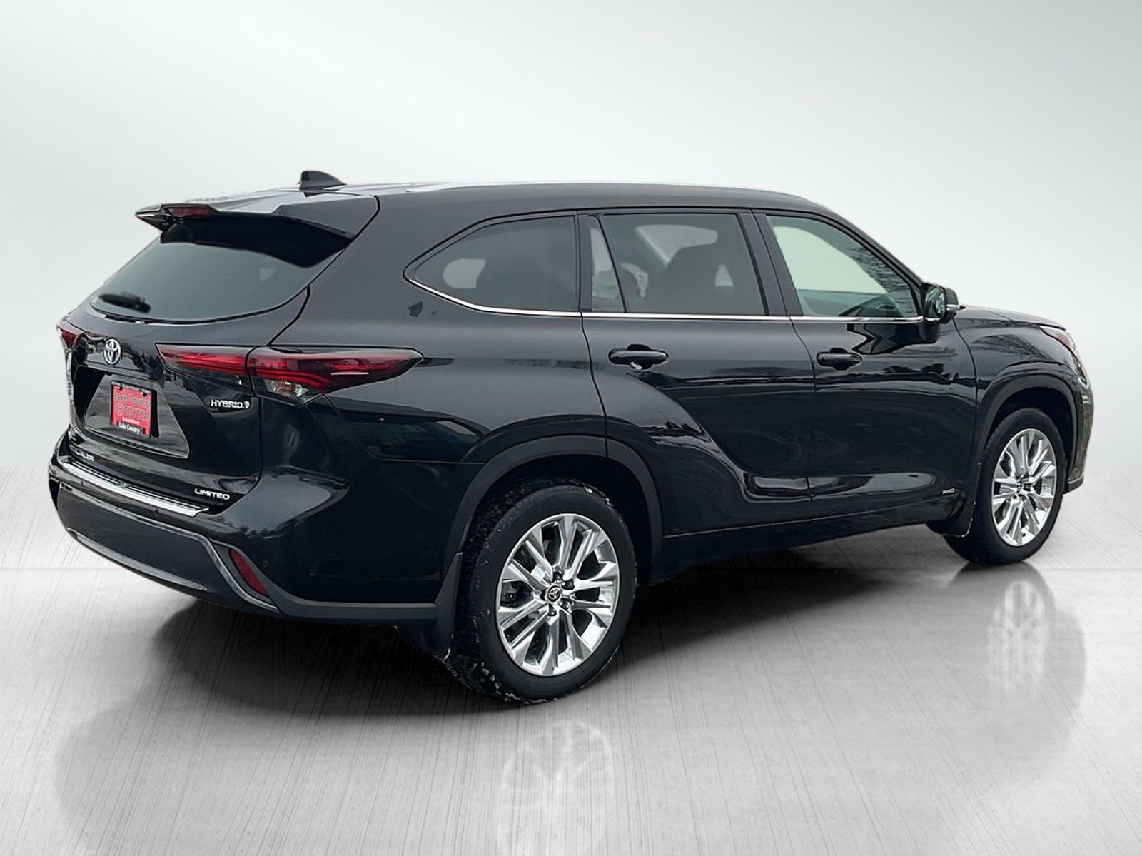 Used 2024 Toyota Highlander Limited image 5