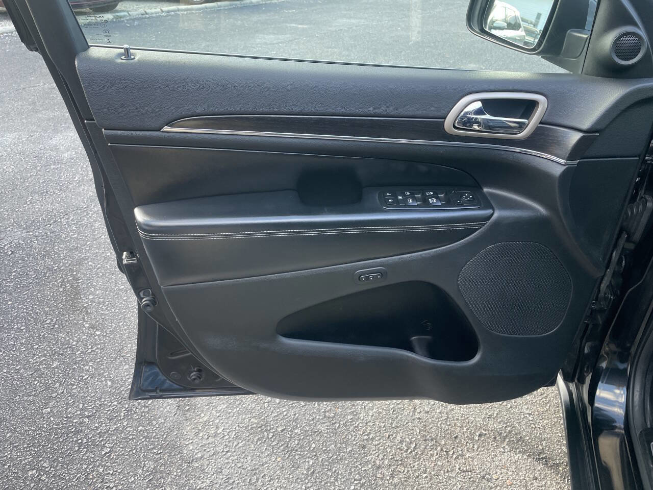 Used 2014 Jeep Grand Cherokee Limited image 12