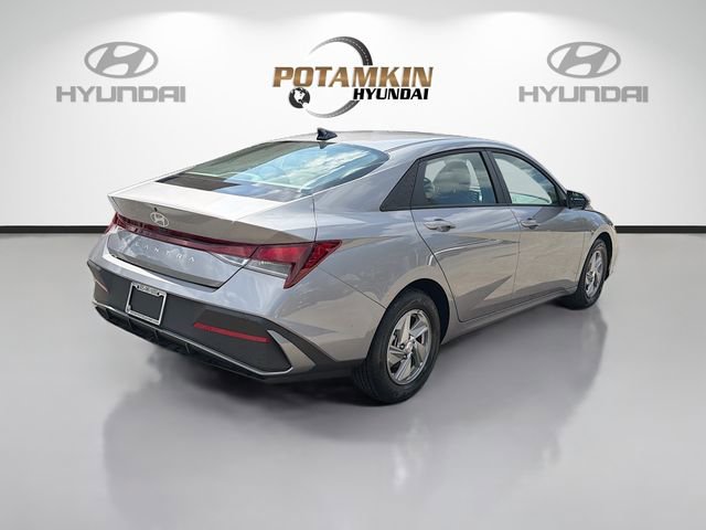 New 2026 Hyundai Elantra SE w/ Cargo Package FWD image 5