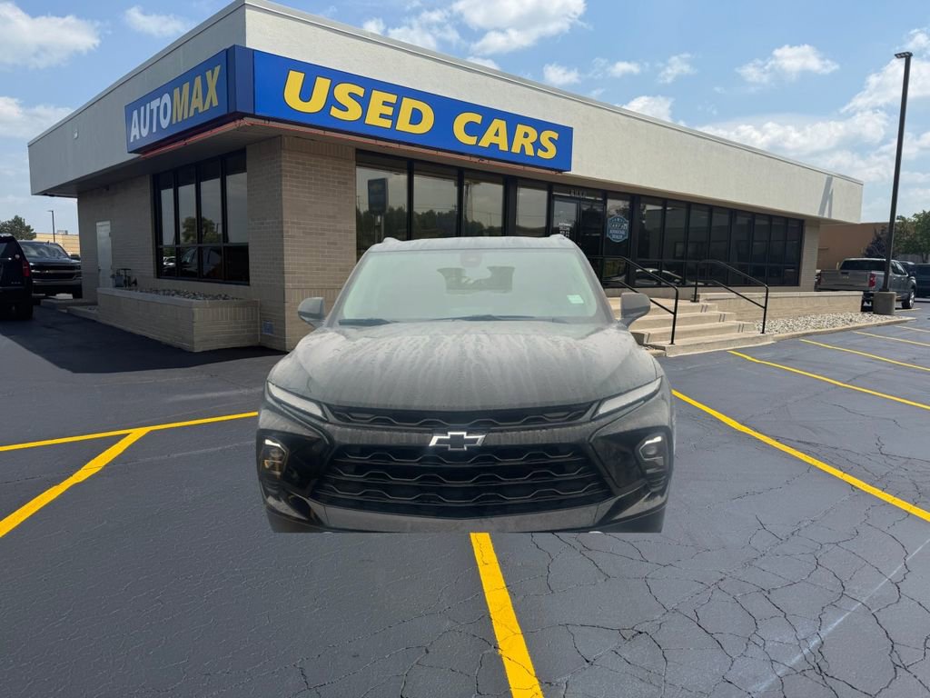 Used 2023 Chevrolet Blazer LT w/ Midnight/Sport Edition image 3