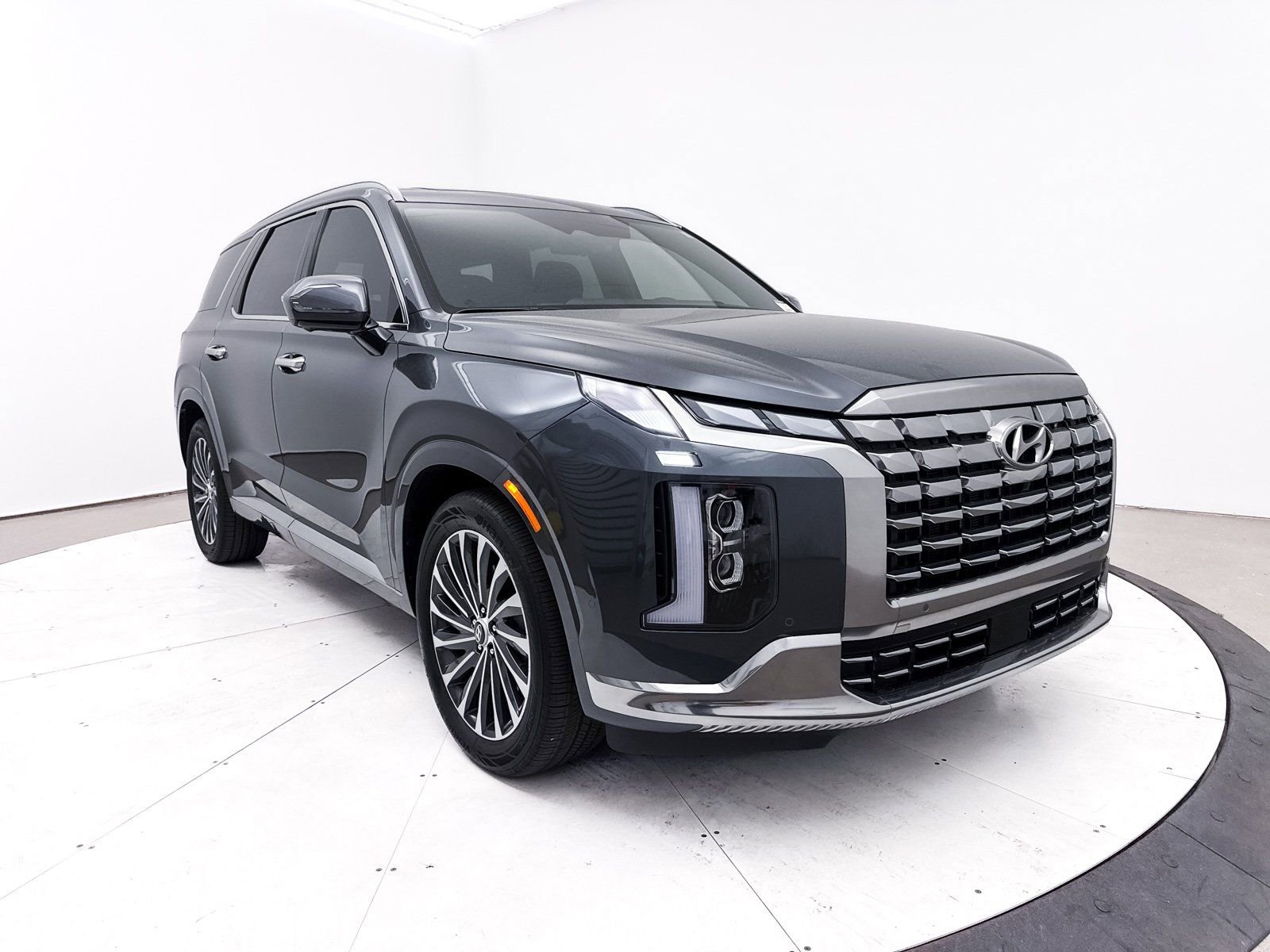 Used 2025 Hyundai Palisade Calligraphy image 14
