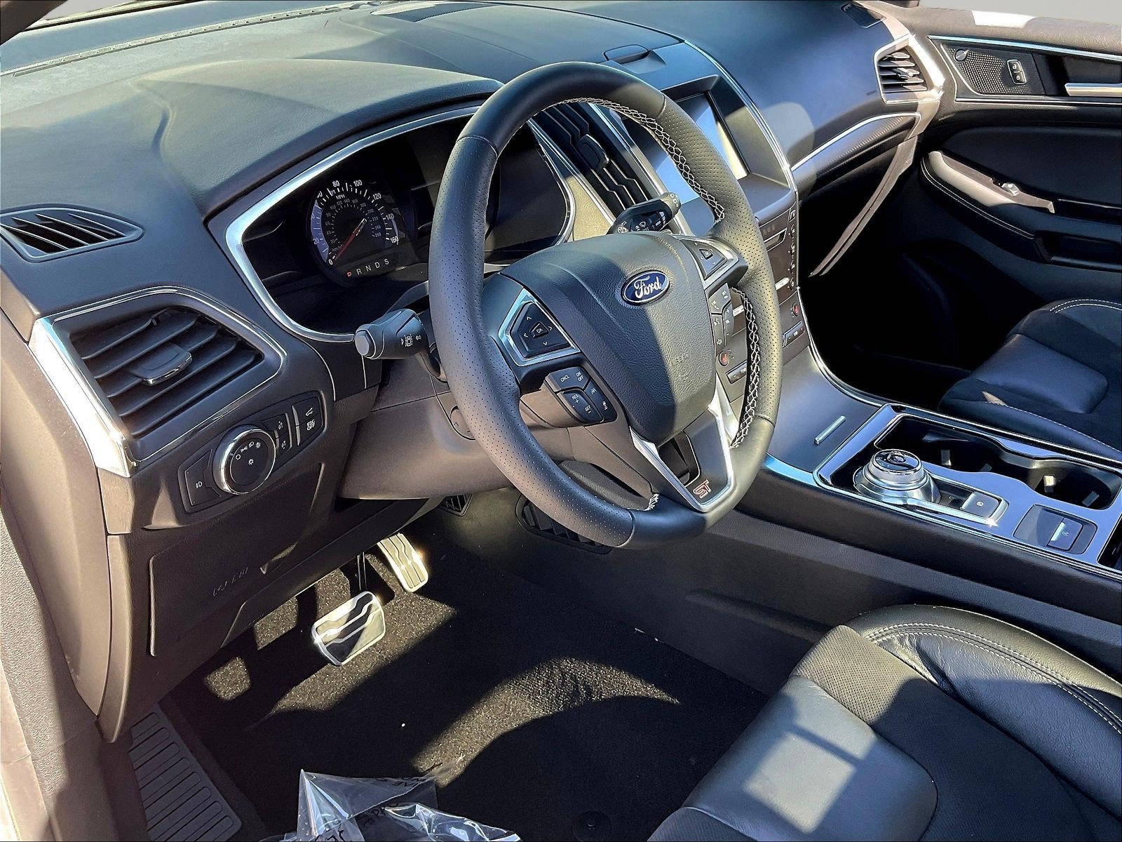 Used 2019 Ford Edge ST w/ Convenience Package AWD/4WD image 17