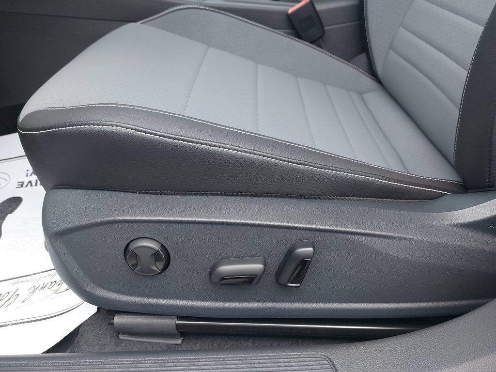 New 2026 Volkswagen Jetta SE FWD image 25