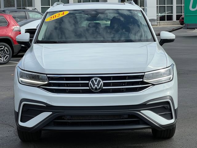 Used 2024 Volkswagen Tiguan SE image 41
