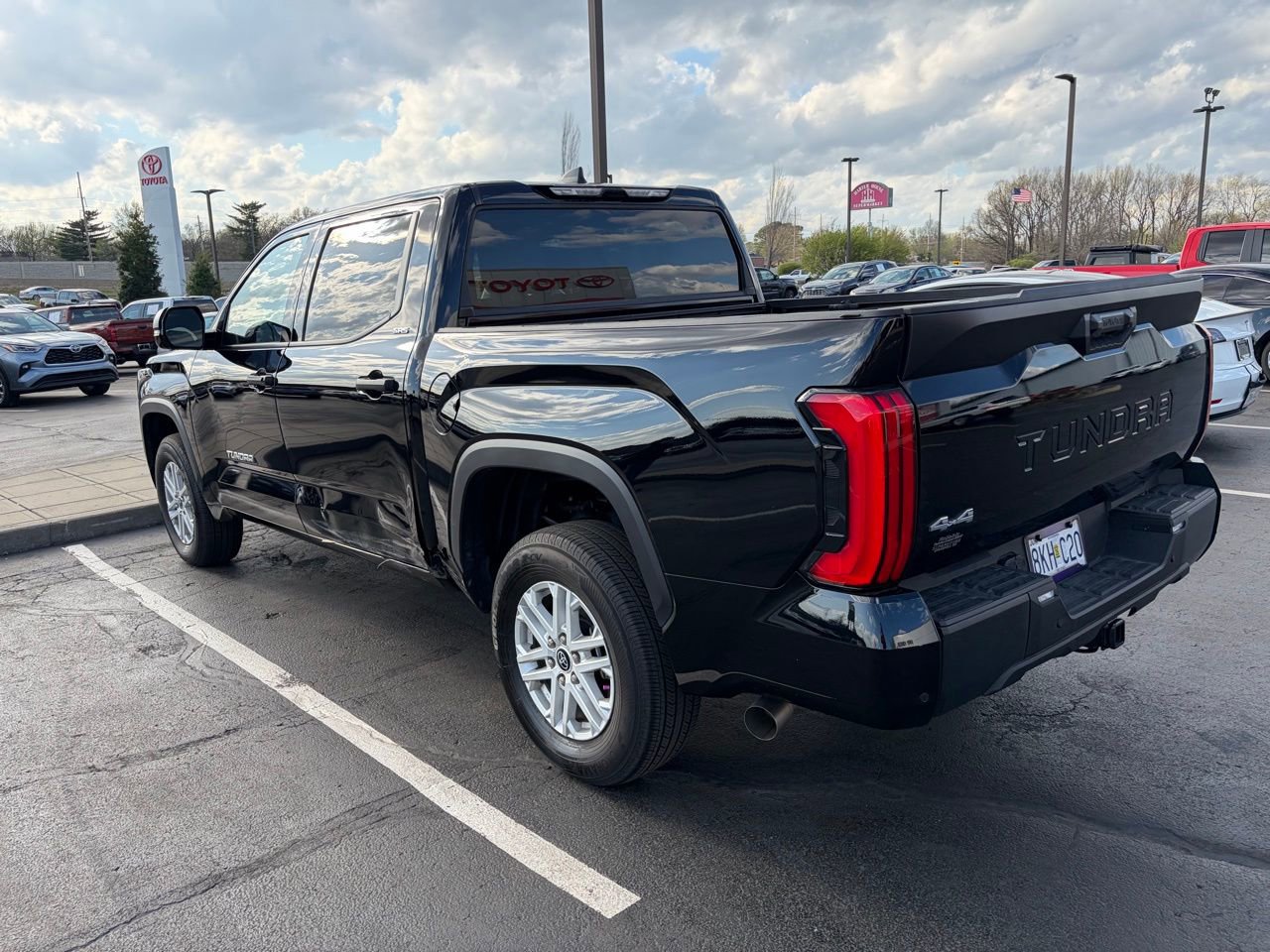 Used 2024 Toyota Tundra SR5 w/ SR5 Convenience Package AWD/4WD image 4