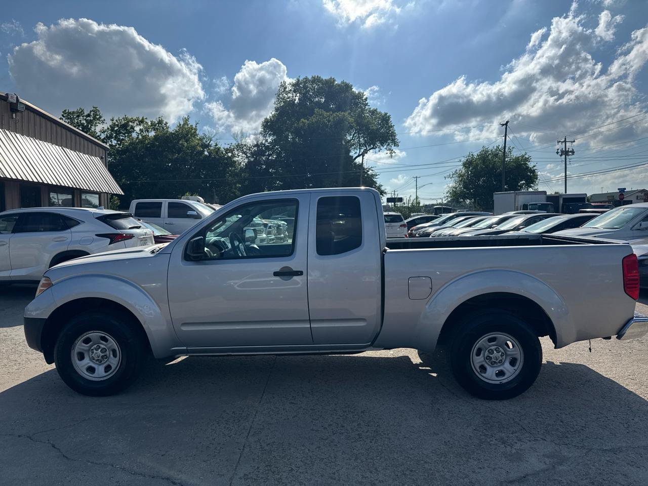 Used 2015 Nissan Frontier S RWD image 8